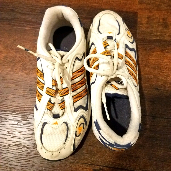 PRICE⬇️ADIDAS VINDICATORS 7.5 - Picture 7 of 14